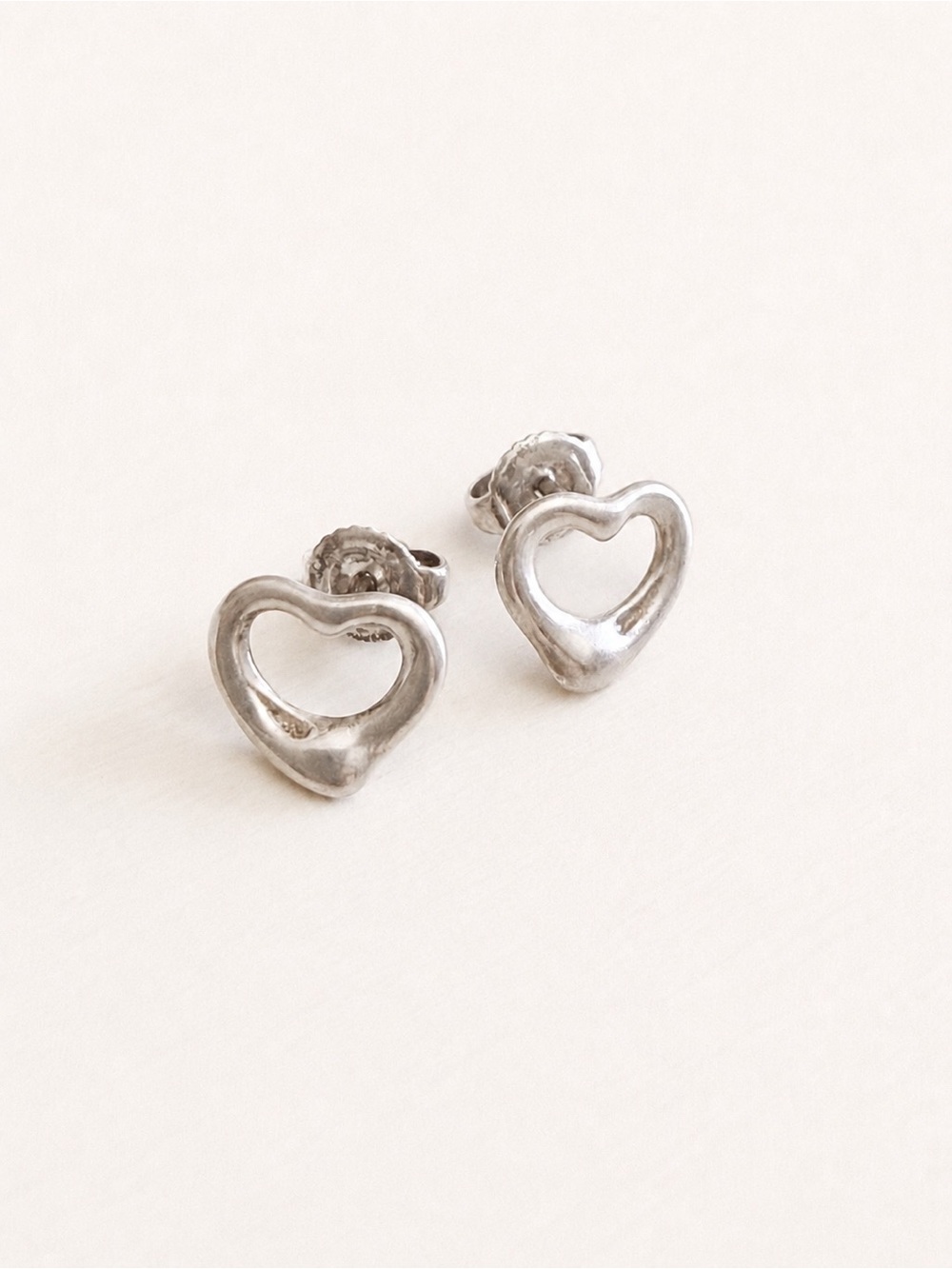 ✨ Tiffany & Co. Sterling Silver Elsa Peretti Open Heart Earrings Gift 11mm ✨ - Picture 4 of 14